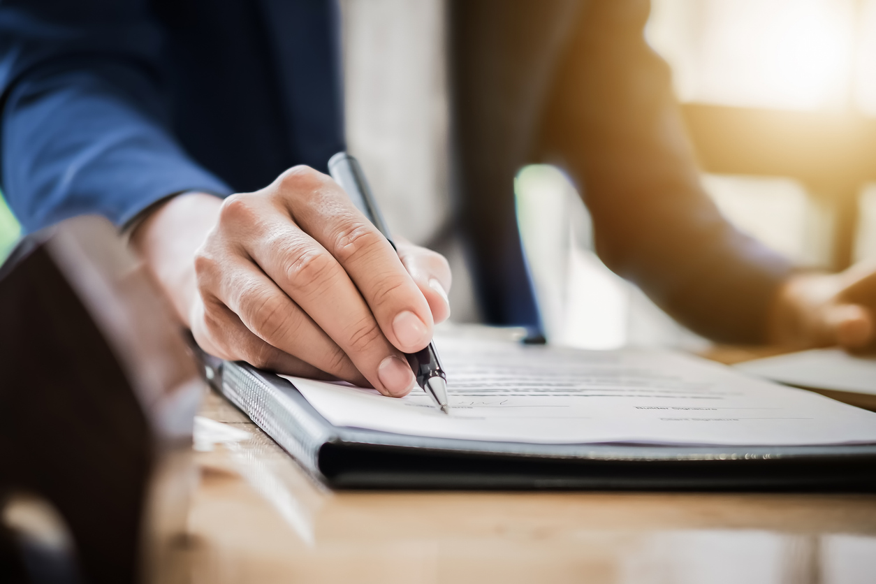 Honorarios inmobiliarios: cómo se reparten legalmente