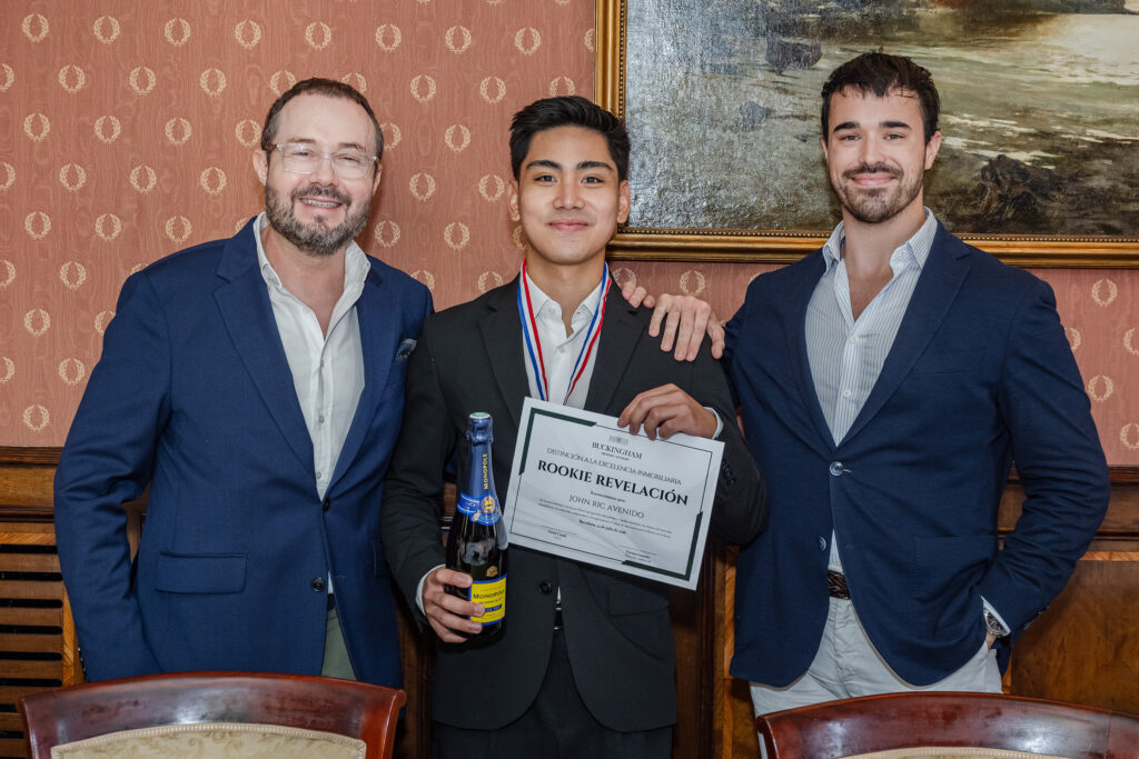 🏆 John Ric, ganador del premio Rookie Revelación
